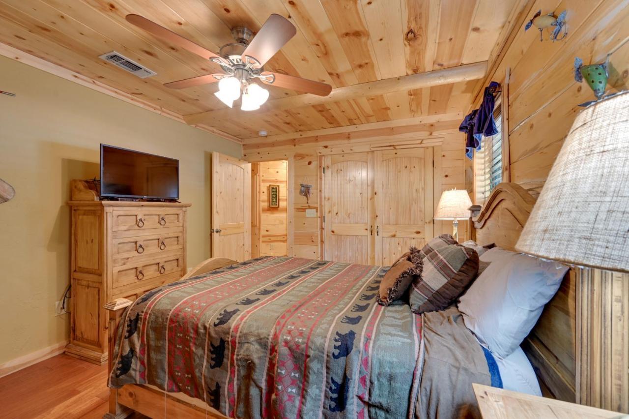 Broken Bow Cabin With Hot Tub And Deck - 4 Mi To Lake! Kültér fotó