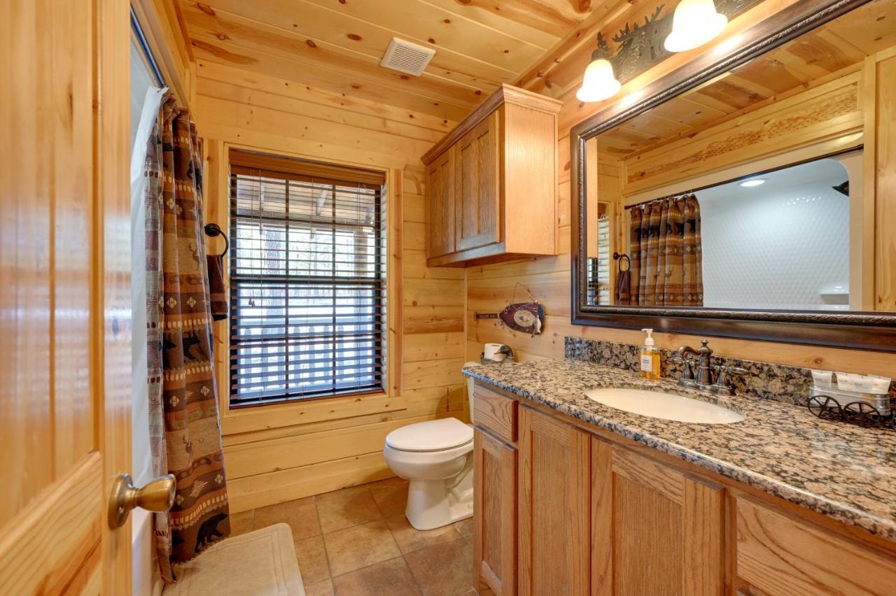 Broken Bow Cabin With Hot Tub And Deck - 4 Mi To Lake! Kültér fotó